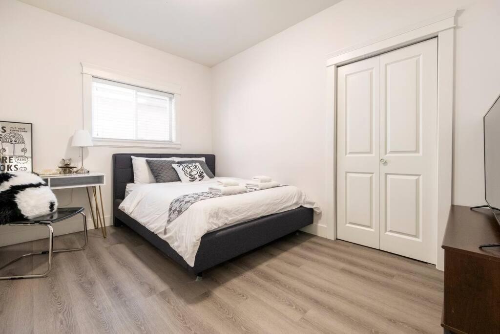 Si & Daniel Home Near Yvr Airport & Skytrain Separate Entry Free Parking Richmond Exterior photo